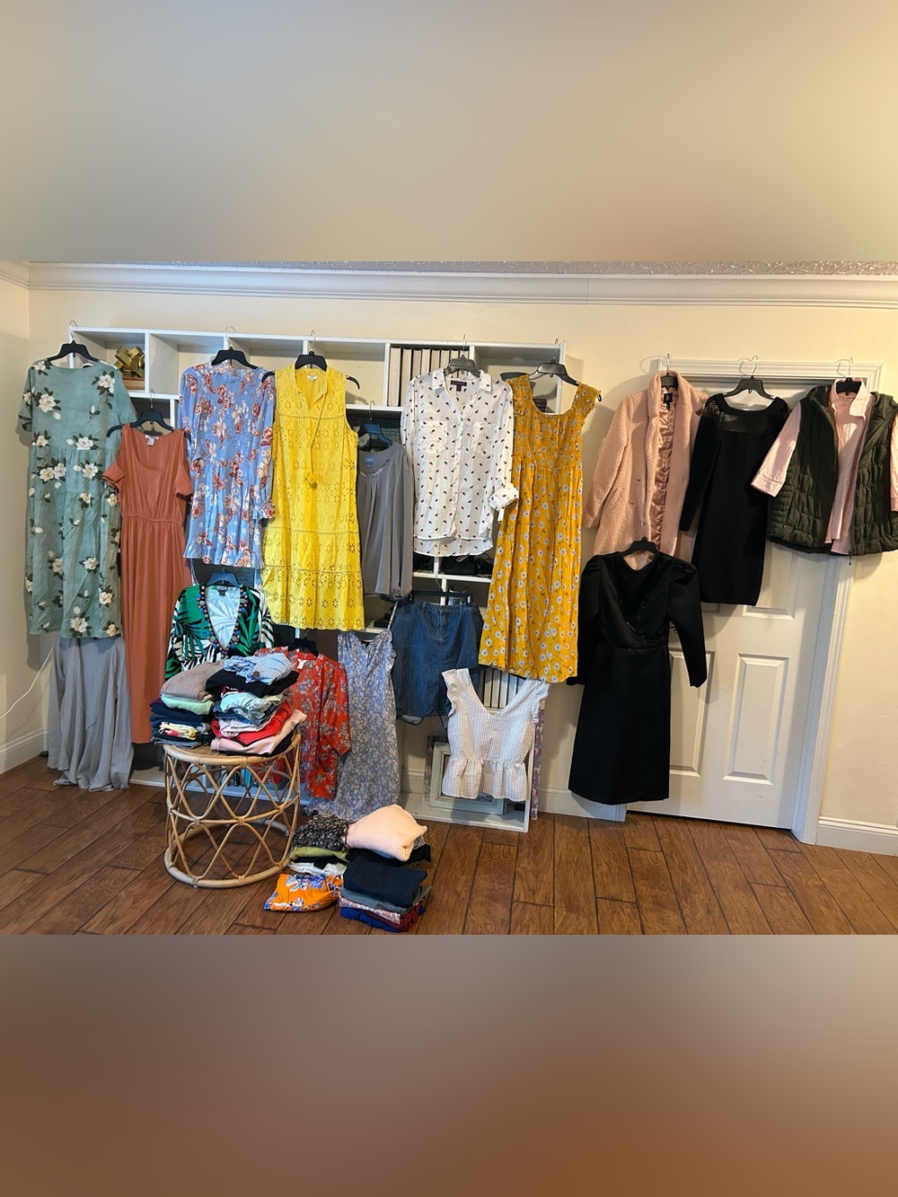 Womens Clothing 60 item Lot